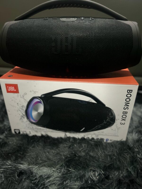 BoomsBox 3 - Image 2